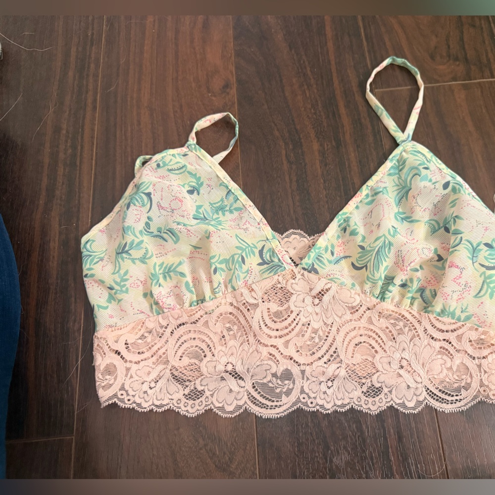 Victoria’s Secret gold label top size medium